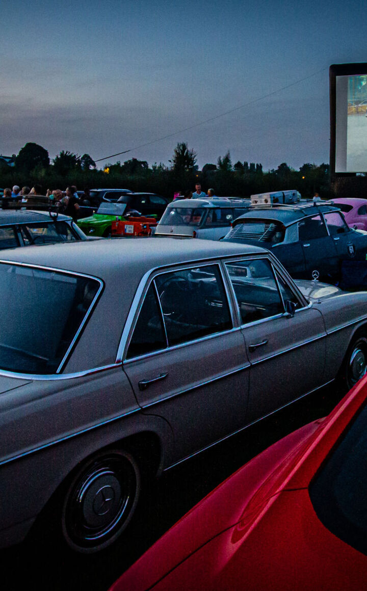 Openluchtfilms en drive-in movie