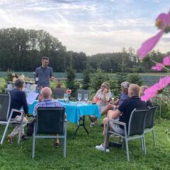 Wine & Flowers: Wine tasting op de plukweide - Italiaanse wijnen en verse bloemen plukken