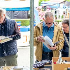 Dichter bij Water: Boekenmarkt