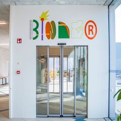 Ingang cc Binder in een nieuw jasje