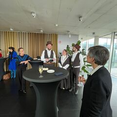 Gouverneur en Antwerpse deputatie proeven eerste witte asperges uit volle grond